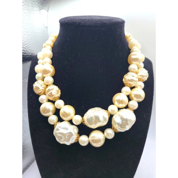 Vintage Baroque Pearl Bead Necklace & Clip Earrings Set Faux Pearl Gold Tone - Picture 3 of 5